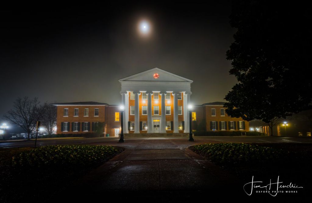 2841.10 - Moon Over the Lyceum